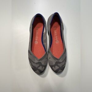 Rothy's Gray Camo Knit Flats with Coral Insole